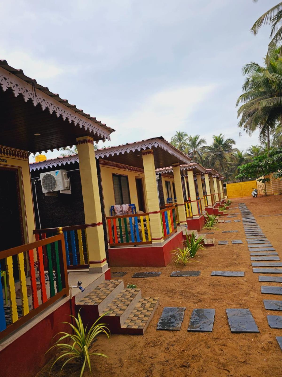 Livin Waves Beach Stay And Cafe Gokarna  Kültér fotó